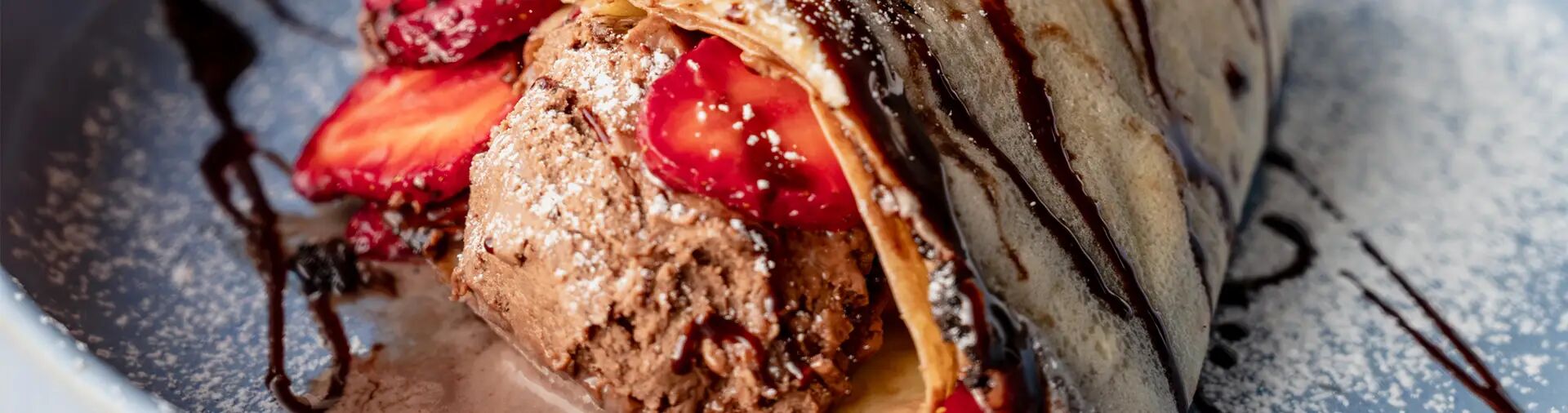Crepas con Helado de Chocolate